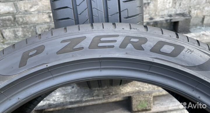 Pirelli P Zero 245/40 R20