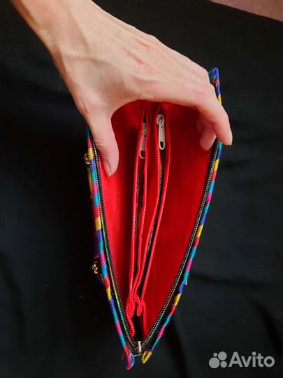 Сумка клатч с павлинами