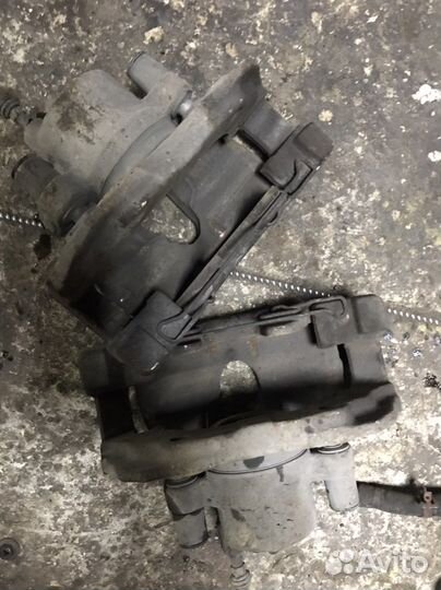 Передний суппорт Ford Focus 3