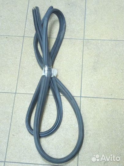 Уплотнитель двери Форд С Мах