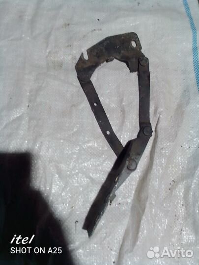 Петля капота правая ford scorpio 1е поколение