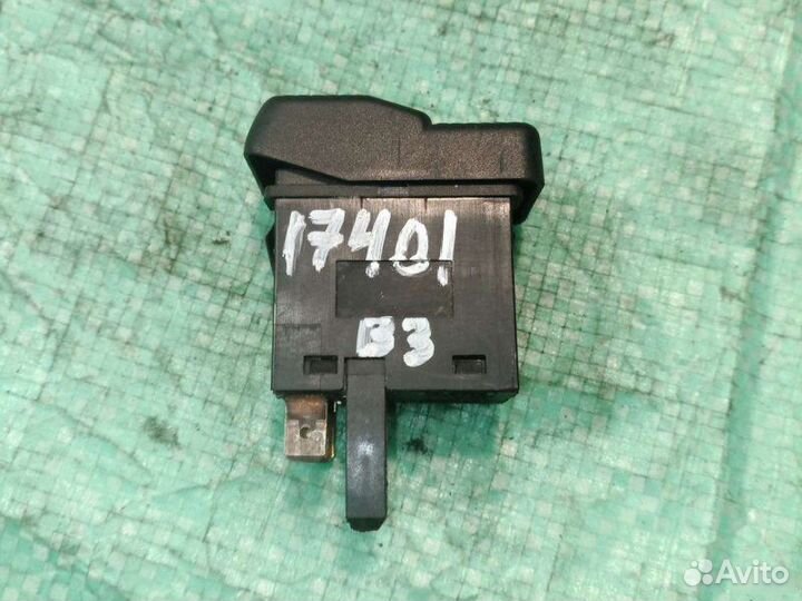 Кнопка подогрева стекла задняя Volkswagen Passat