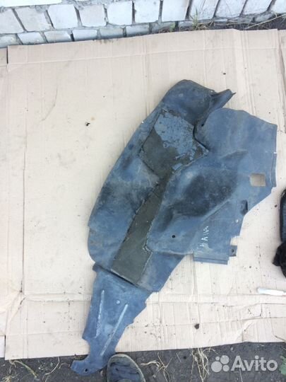 Подкрылок передний левый Mercedes W168