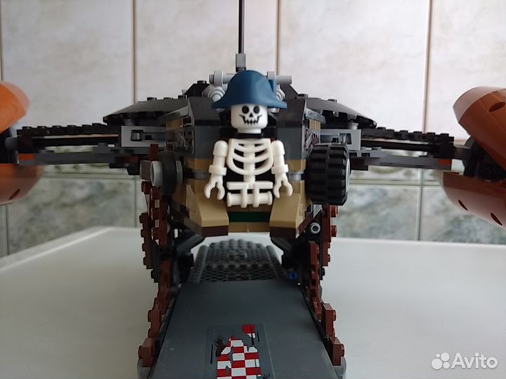 Пиратский воздушный корабль Lego