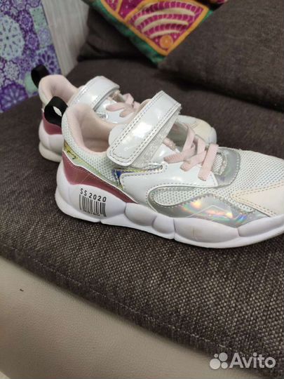 Кроссовки детские для девочек 32