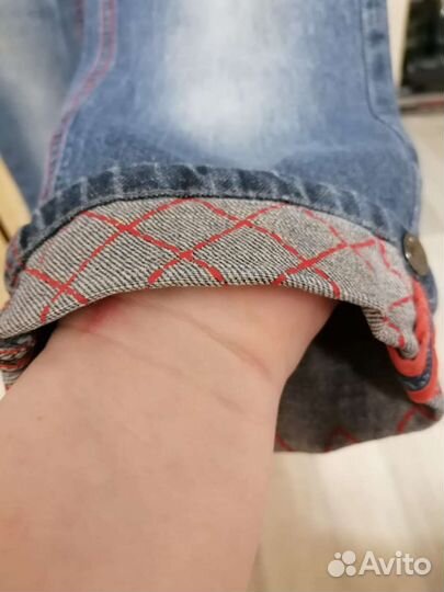 Продам комплект на мальчика 8-9 лет