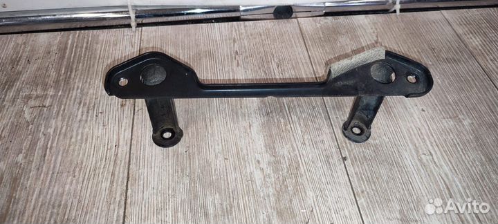 Кронштейн крепления топливной рампы Bmw 3 E90 N46