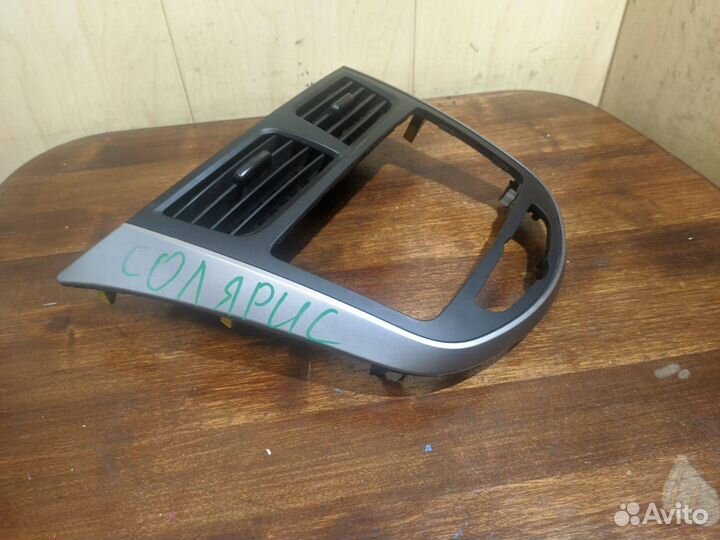 Накладка центральной консоли Hyundai Solaris 1 201