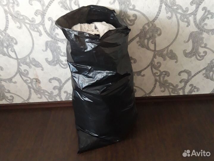 Отдам бесплатно женские вещи