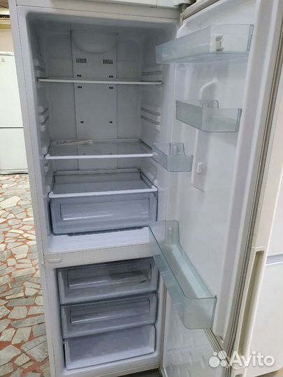 Холодильник Samsung. No Frost