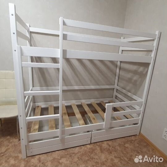 Двухъярусная детская кровать