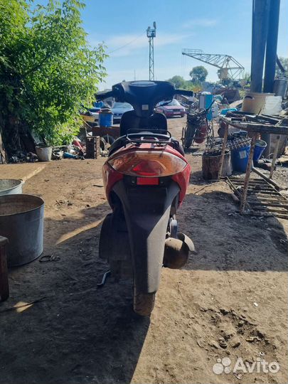 Скутер Suzuki