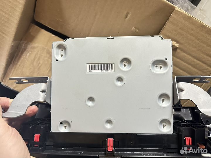 Магнитола на toyota camry 70 86140-33K10