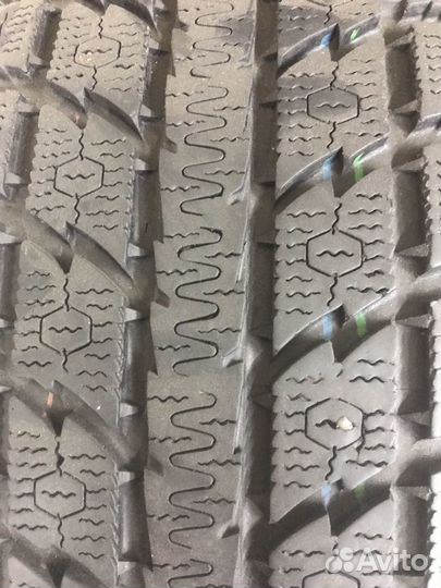Toyo Observe GSi-5 235/60 R17 102T