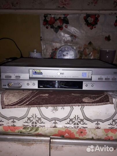 Видеомагнитофон LG