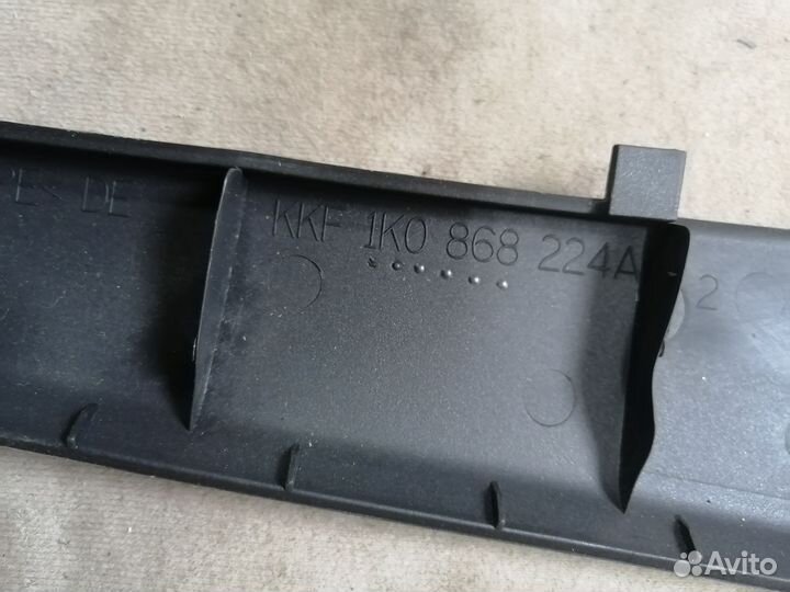 Обшивка передней стойки для VW Golf VI 2009-2013