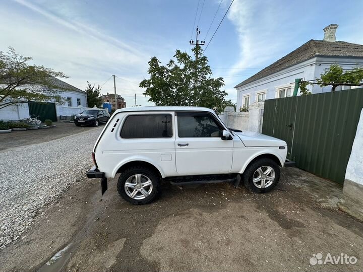 LADA 4x4 (Нива) 1.7 МТ, 2014, 178 000 км