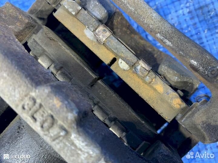 Тормозные колодки на honda vezel RU4 LEB