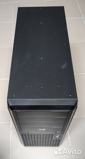 Корпус InWin PE689