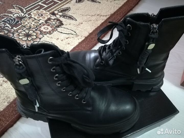 Продам ботинки на девочку