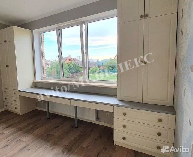 Рабочая зона у окна