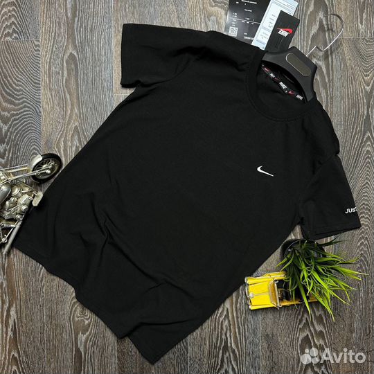 Футболка Nike