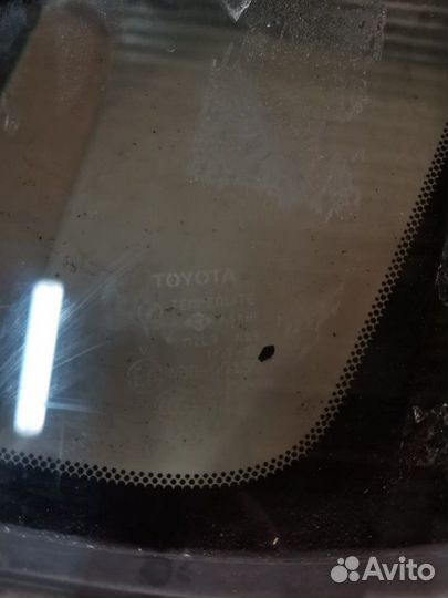 Стекло собачника правое Toyota Harrier GSU30W 2GR