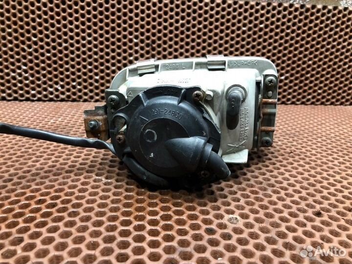 Противотуманная фара передняя левая Mazda Capella