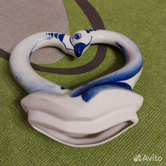 Гжель, фигурки, шкатулки