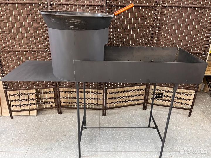 Мангал с подказанником