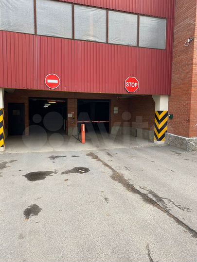 Машиноместо, 18 м²