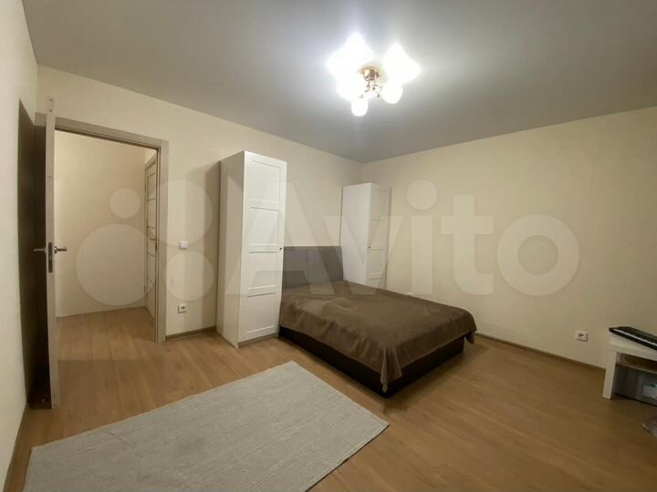 2-к. квартира, 58 м², 1/17 эт.