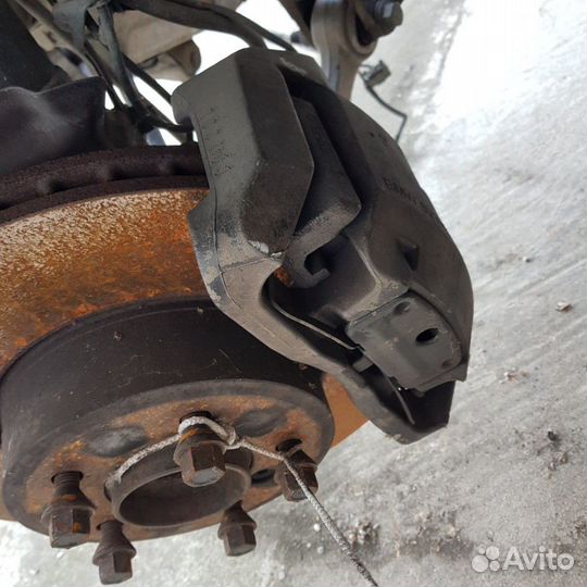 Супорт тормозной передний левый бмв е60