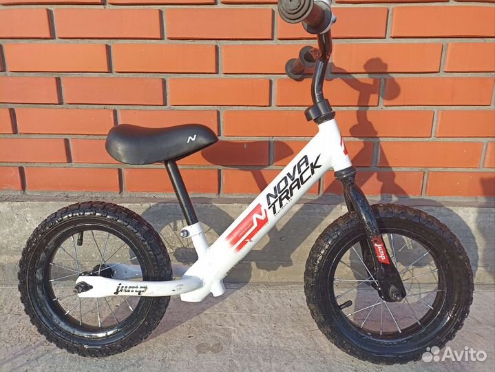 Беговел Novatrack