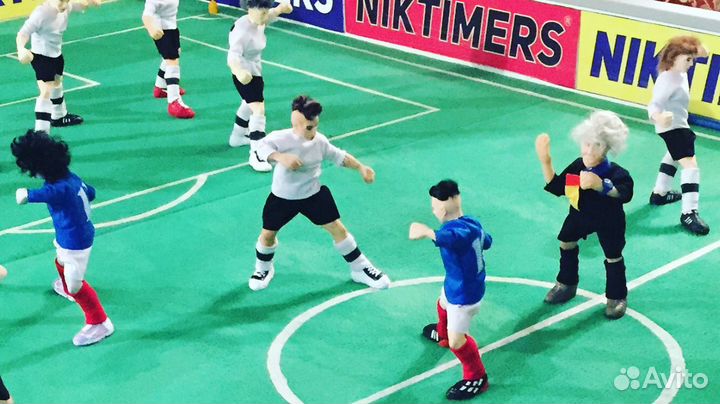 Настольный футбол и хоккей