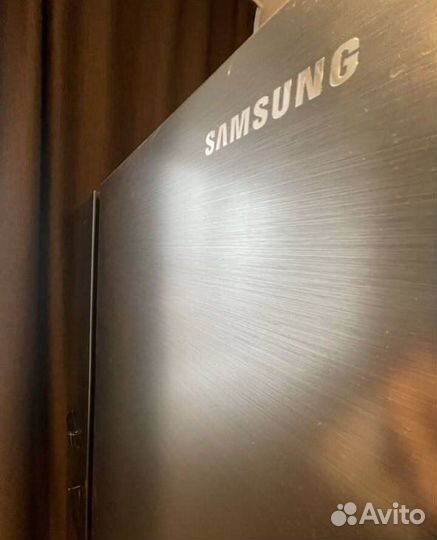 Холодильник Samsung