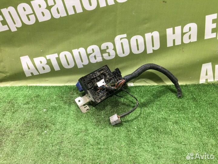 Блок предохранителей Nissan Bluebird U13 SR18DE