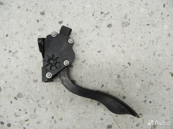Педаль газа Toyota Land Cruiser J200 2007-2015