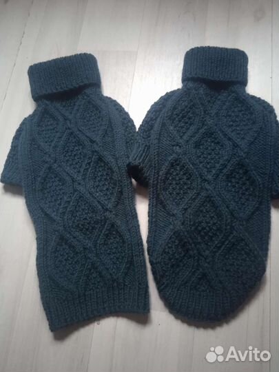 Вязаная одежда и шапочки для собак