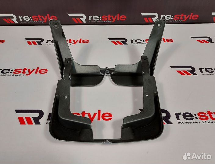 Брызговики Toyota Ractis 120 Серебро