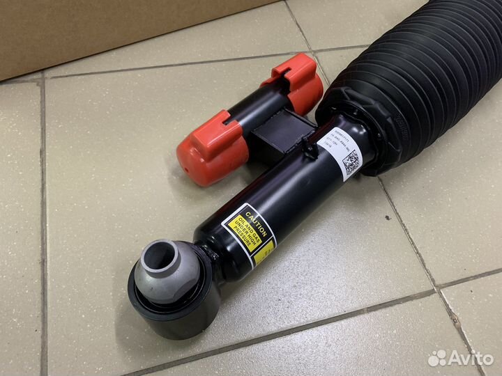 Пневмостойка задняя правая BMW G12 37106874594