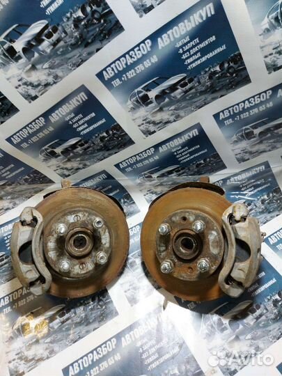 Кулак задний Hyundai Accent