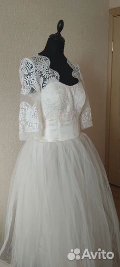Свадебное платье размер 48.50.52 цвет шампань