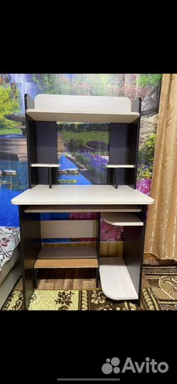 Компьютерный стол