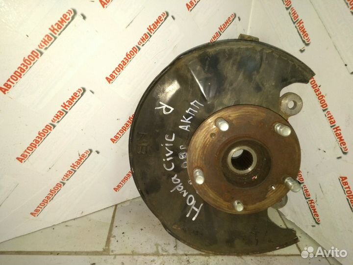 Кулак поворотный Honda Civic 4D 1.8л. АКПП