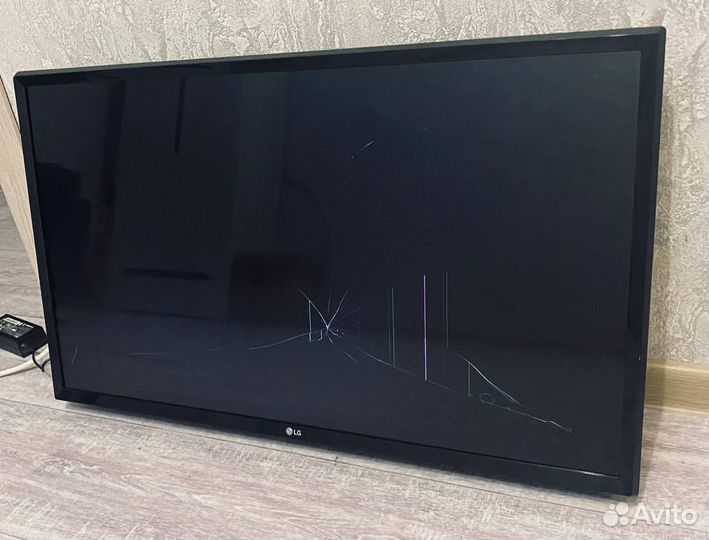 Телевизор LG 32LJ510U