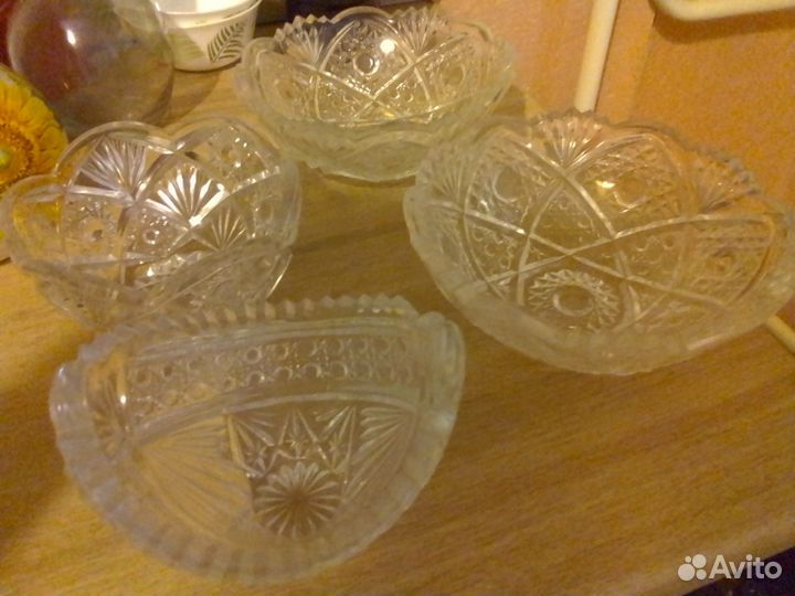 Продам хрусталь:вазы,рюмки,стаканы,салатницы,конфе