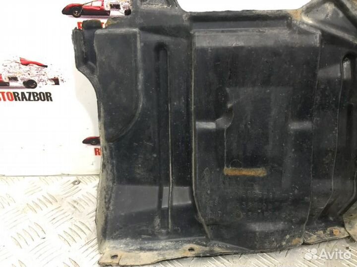 Защита двигателя левая Mitsubishi Space Wagon