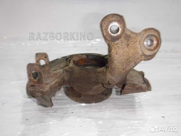 Кулак задний левый Ауди A4 B6