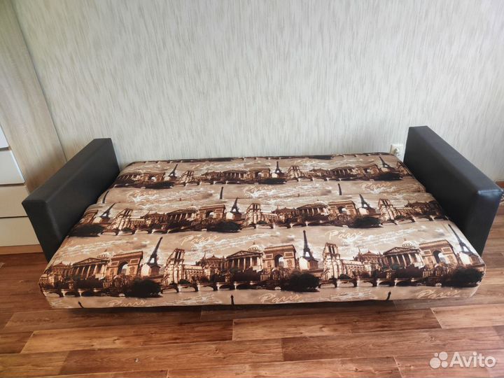 Диван книжка Париж